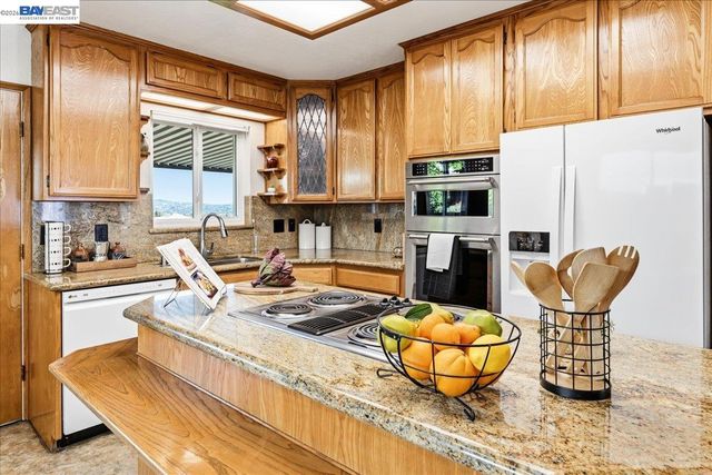 3439 Wyndale Dr, Castro Valley, CA 94546