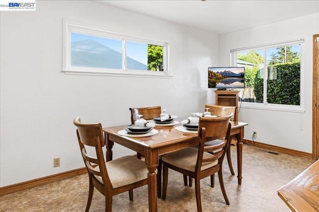 3439 Wyndale Dr, Castro Valley, CA 94546