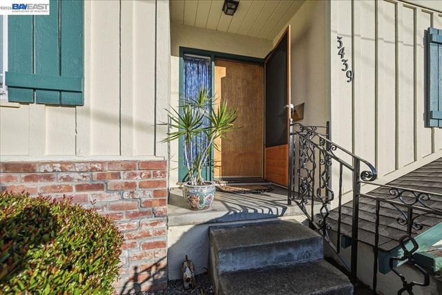 3439 Wyndale Dr, Castro Valley, CA 94546