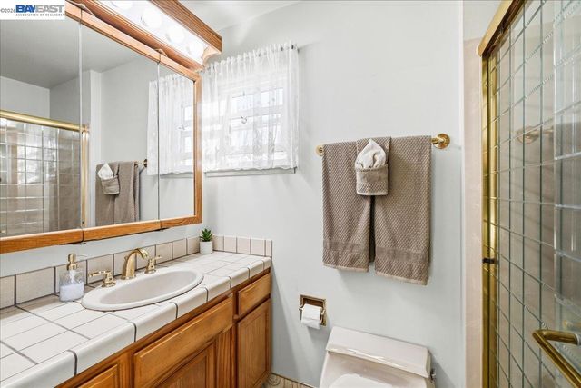 3439 Wyndale Dr, Castro Valley, CA 94546