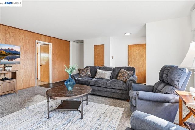 3439 Wyndale Dr, Castro Valley, CA 94546