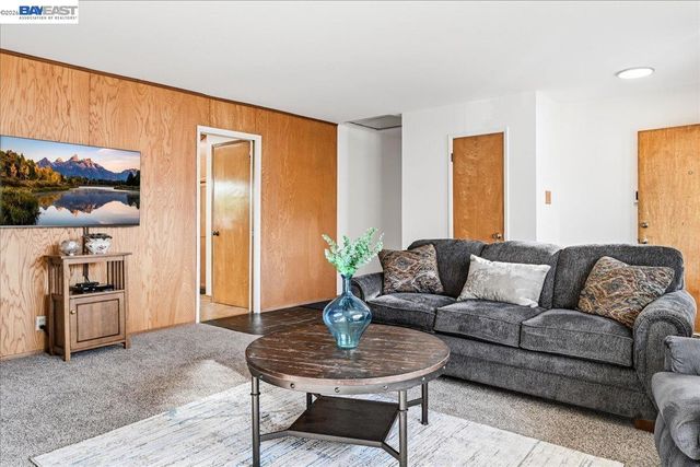 3439 Wyndale Dr, Castro Valley, CA 94546