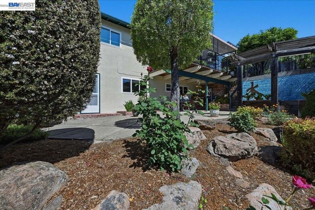 3439 Wyndale Dr, Castro Valley, CA 94546