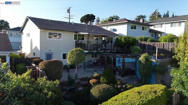 3439 Wyndale Dr, Castro Valley, CA 94546