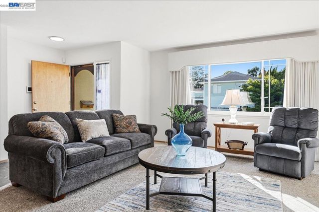 3439 Wyndale Dr, Castro Valley, CA 94546