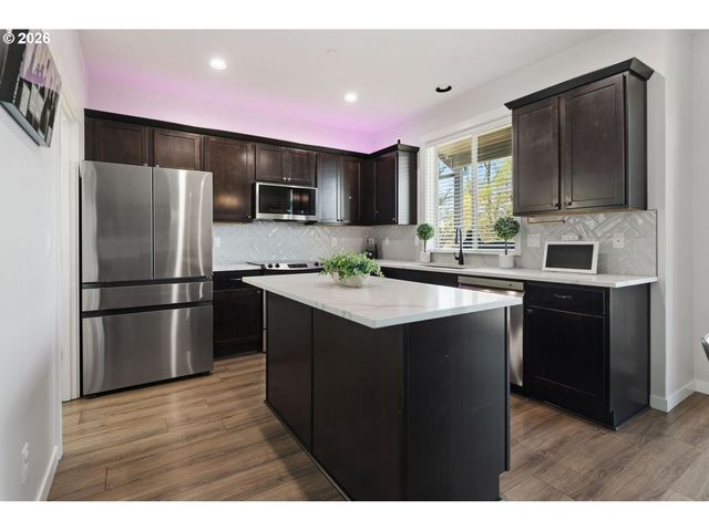 6635 LARISSA Ln, Gladstone, OR 97027