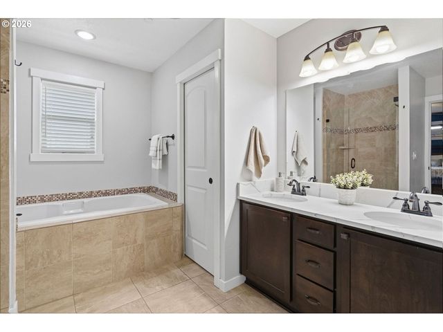 6635 LARISSA Ln, Gladstone, OR 97027