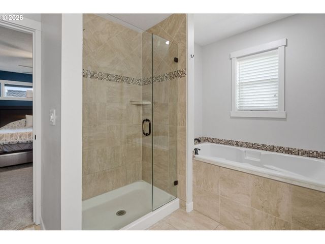 6635 LARISSA Ln, Gladstone, OR 97027