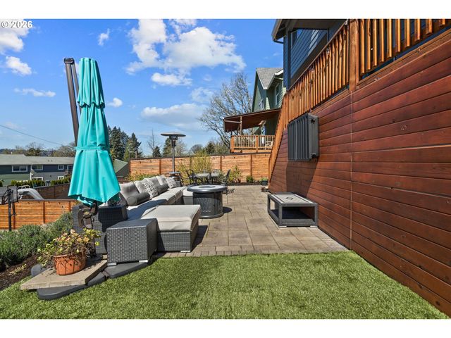 6635 LARISSA Ln, Gladstone, OR 97027