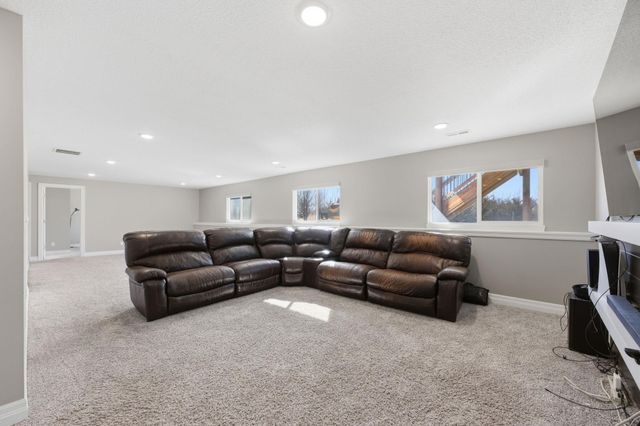 1219 Sontag Dr, Derby, KS 67037