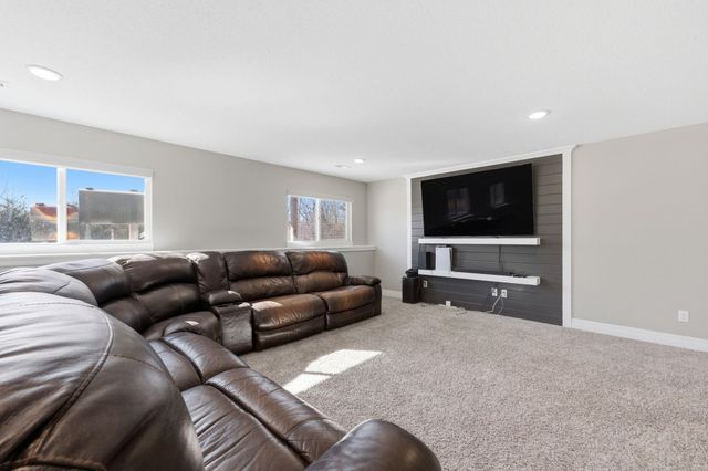 1219 Sontag Dr, Derby, KS 67037