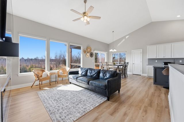 1219 Sontag Dr, Derby, KS 67037