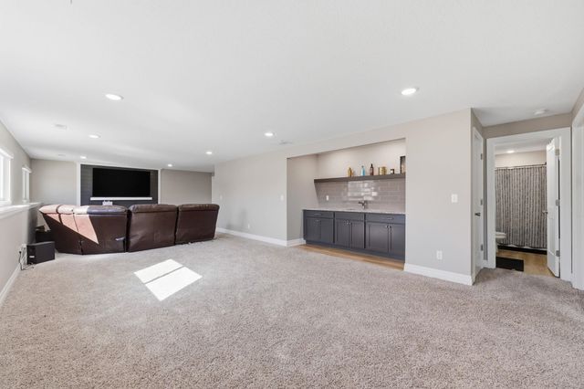 1219 Sontag Dr, Derby, KS 67037