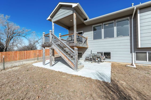 1219 Sontag Dr, Derby, KS 67037