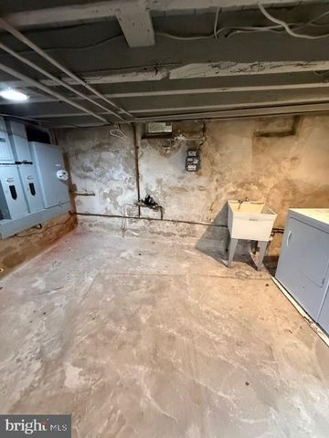 1307 E MOYAMENSING AVE, Philadelphia, PA 19147