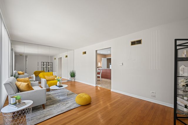 2920 N Sarah Street, Franklin Park, IL 60131