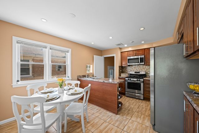 2920 N Sarah Street, Franklin Park, IL 60131