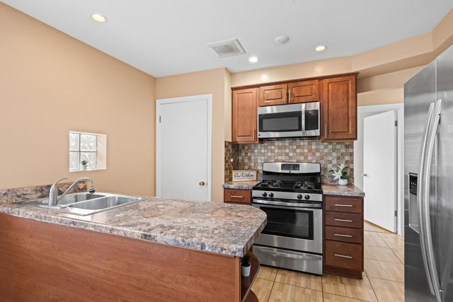 2920 N Sarah Street, Franklin Park, IL 60131