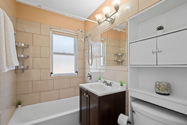 2920 N Sarah Street, Franklin Park, IL 60131