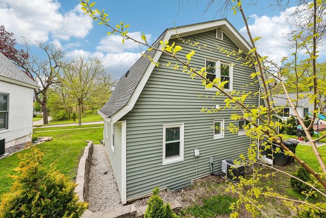 527 Water STREET, Lake Geneva, WI 53147