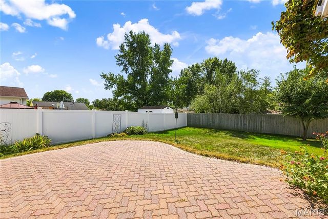 3044 Brentmoor Drive, St Charles, MO 63303