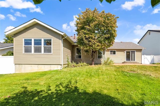 3044 Brentmoor Drive, St Charles, MO 63303