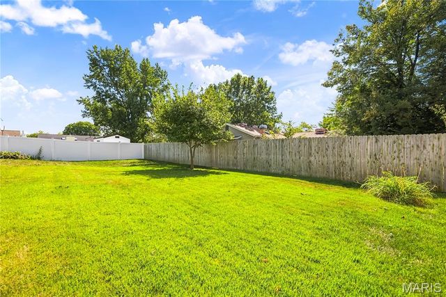 3044 Brentmoor Drive, St Charles, MO 63303