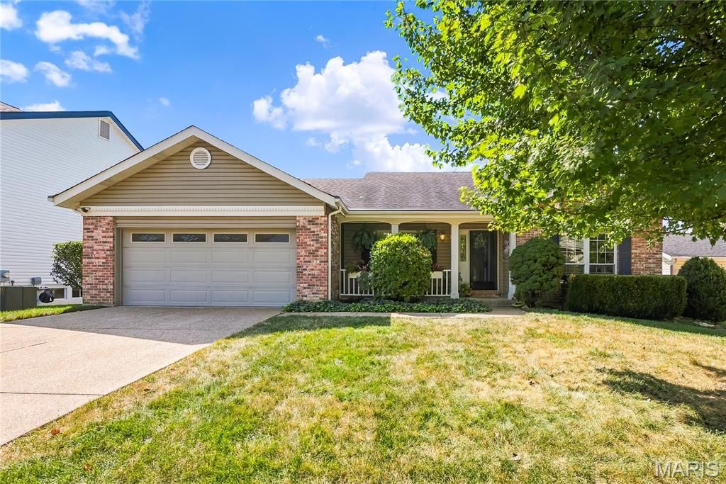 3044 Brentmoor Drive, St Charles, MO 63303