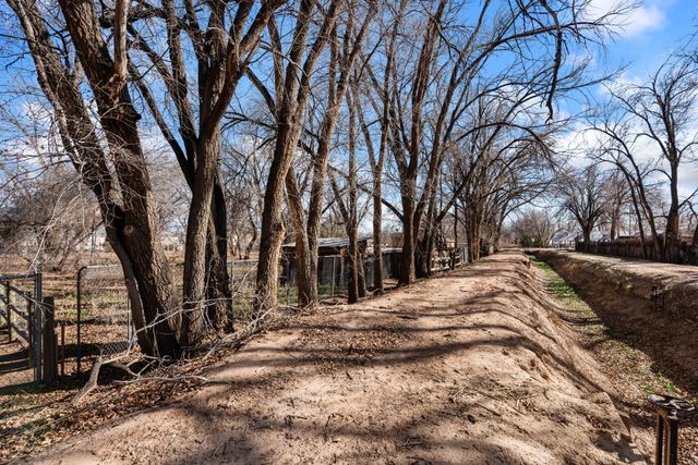 7914 Rancho De Roberto Road NW, Albuquerque, NM 87114