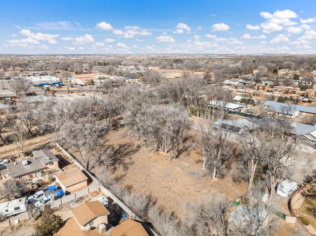 7914 Rancho De Roberto Road NW, Albuquerque, NM 87114