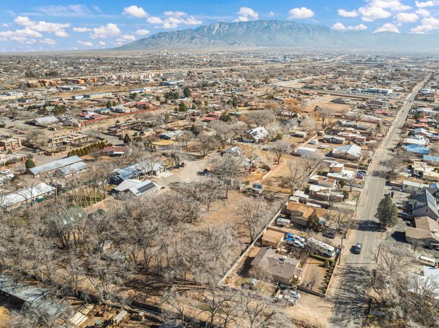 7914 Rancho De Roberto Road NW, Albuquerque, NM 87114