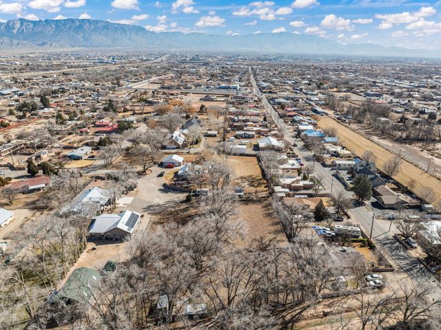 7914 Rancho De Roberto Road NW, Albuquerque, NM 87114