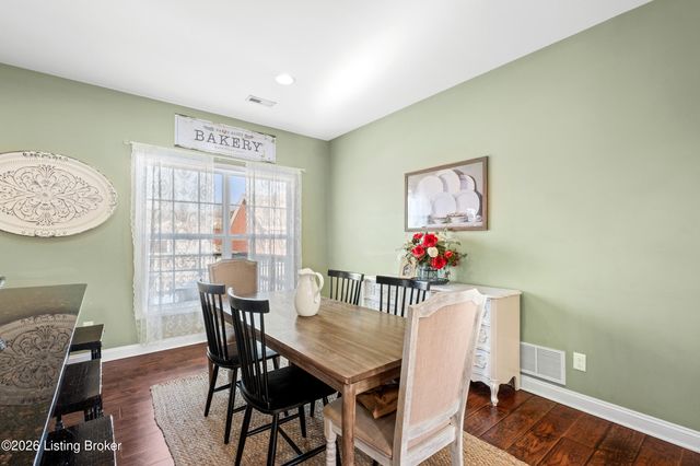 282 Fernwood Dr, Mt Washington, KY 40047