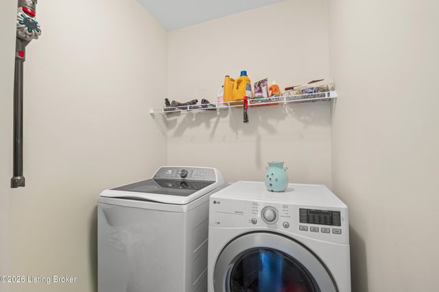 282 Fernwood Dr, Mt Washington, KY 40047