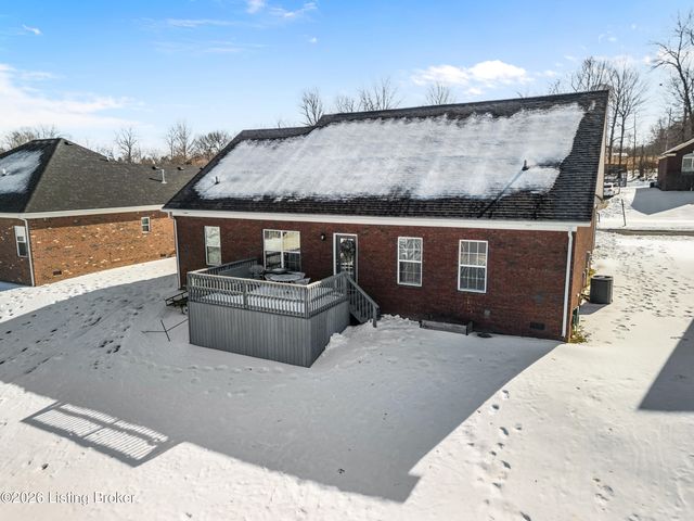 282 Fernwood Dr, Mt Washington, KY 40047