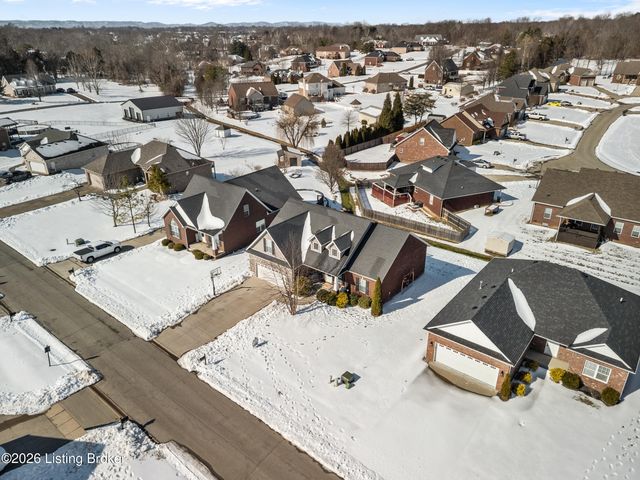 282 Fernwood Dr, Mt Washington, KY 40047