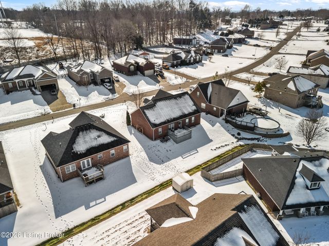 282 Fernwood Dr, Mt Washington, KY 40047