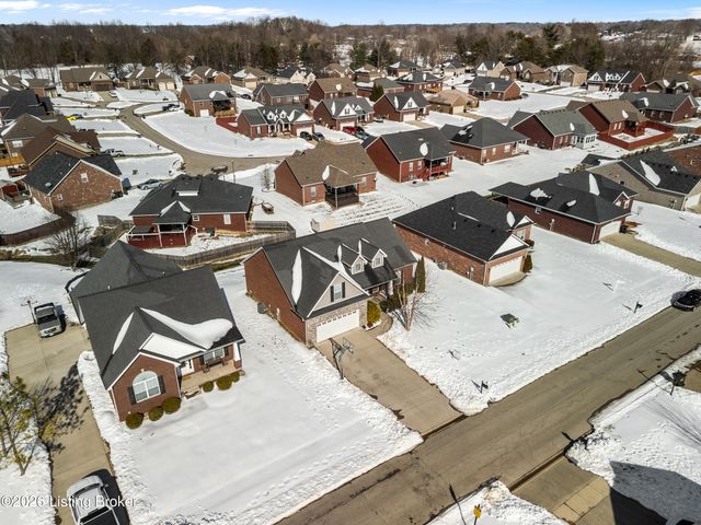 282 Fernwood Dr, Mt Washington, KY 40047