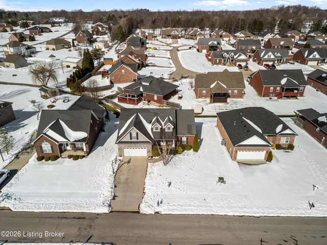 282 Fernwood Dr, Mt Washington, KY 40047