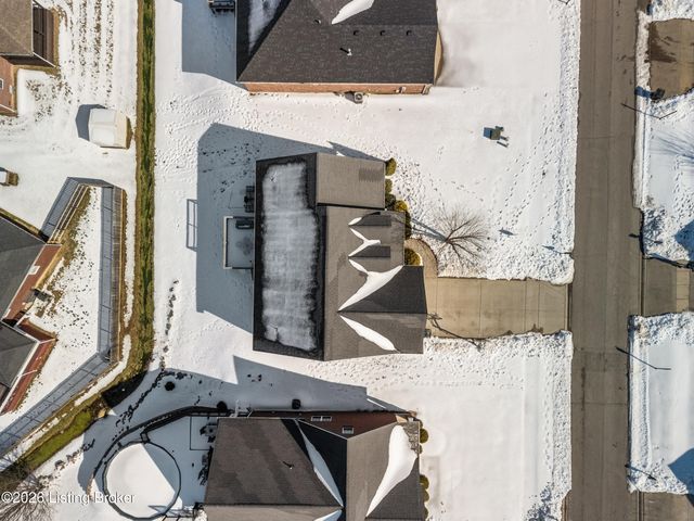 282 Fernwood Dr, Mt Washington, KY 40047