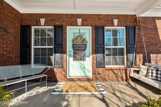 282 Fernwood Dr, Mt Washington, KY 40047