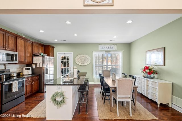 282 Fernwood Dr, Mt Washington, KY 40047