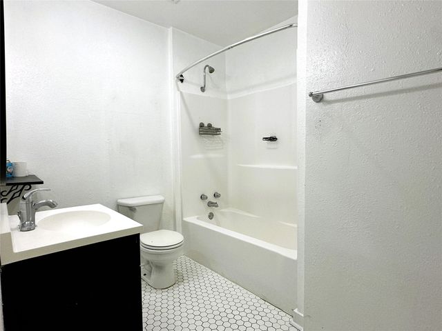 1104 Cole Street, Mckinney, TX 75069