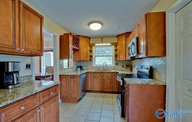 237 Brawley Drive, Owens Cross Roads, AL 35763