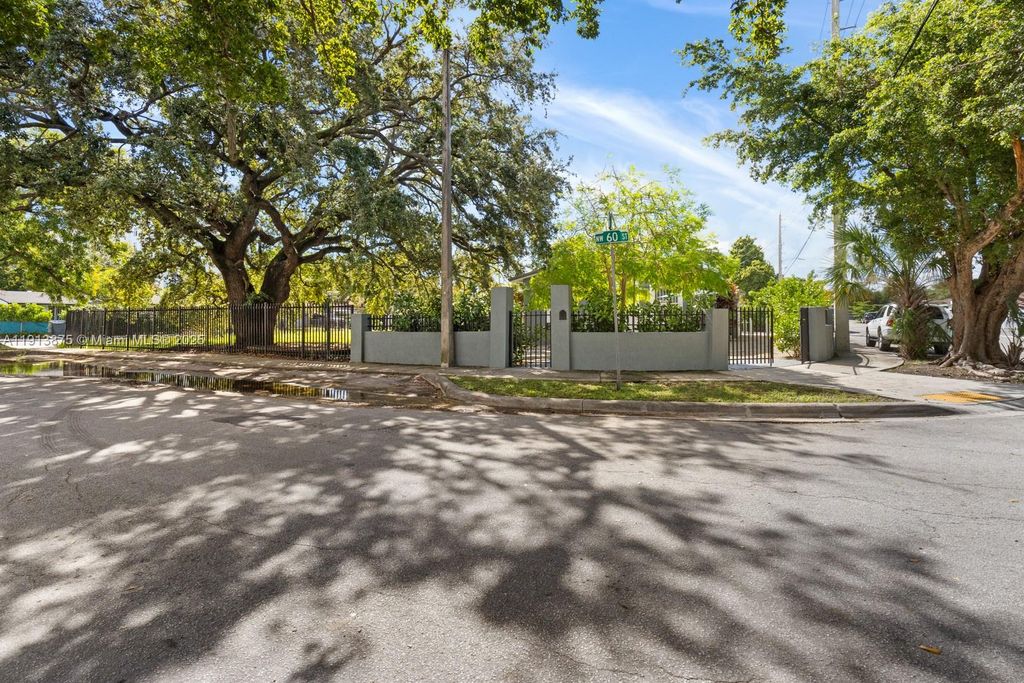 790 NW 60th St, Miami, FL 33127