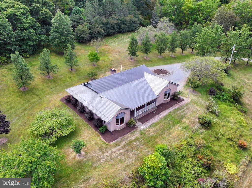 Image 8 of property listing at 353 PINE PITCH RD, Buffalo Mills, PA 15534