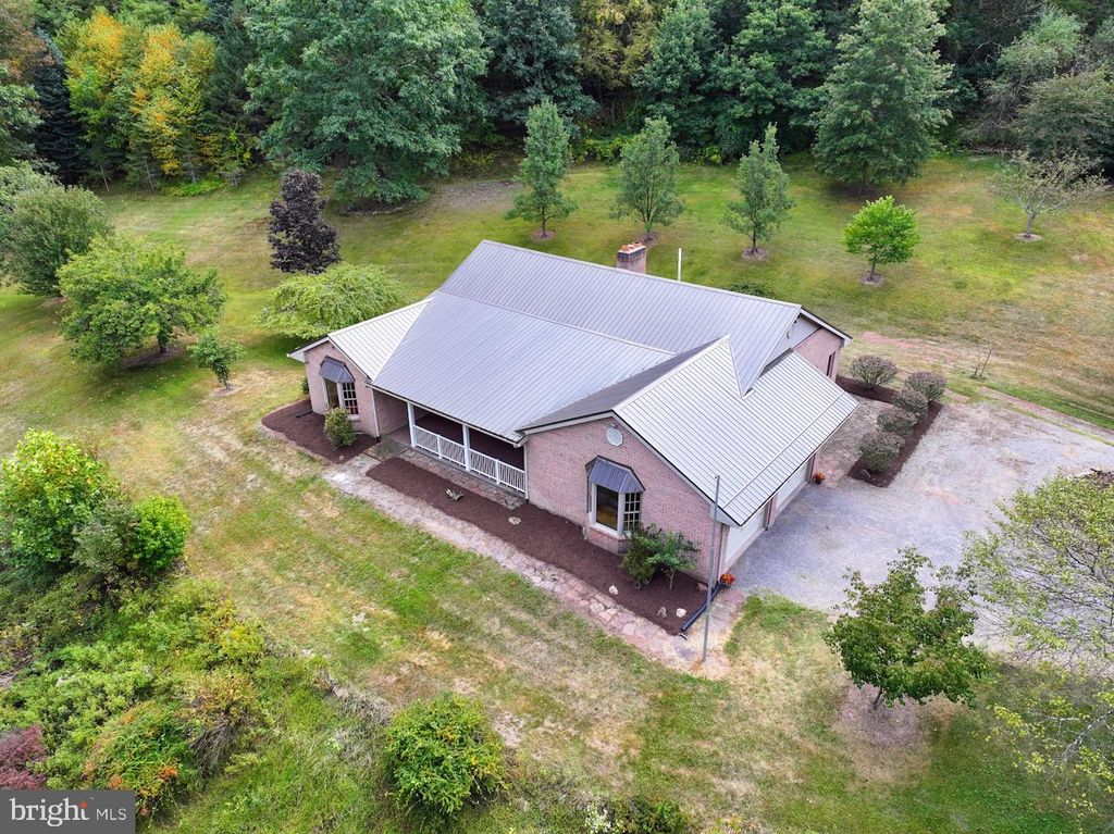 Image 9 of property listing at 353 PINE PITCH RD, Buffalo Mills, PA 15534