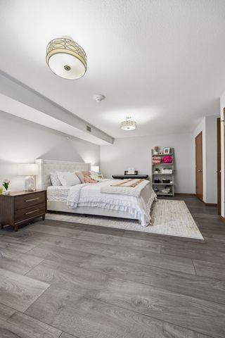 332 S Linn Street 305, Iowa City, IA 52240