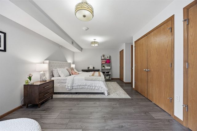 332 S Linn Street 305, Iowa City, IA 52240