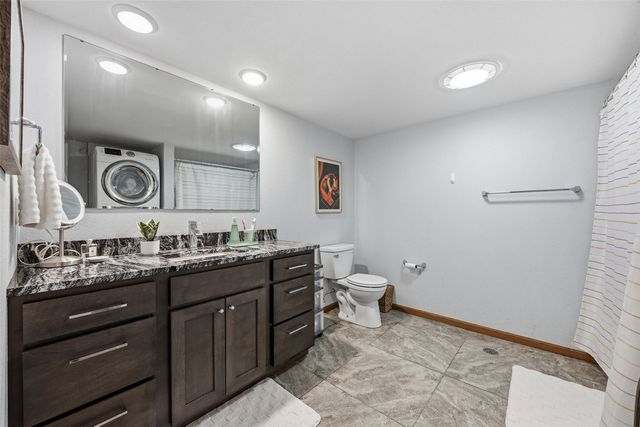 332 S Linn Street 305, Iowa City, IA 52240